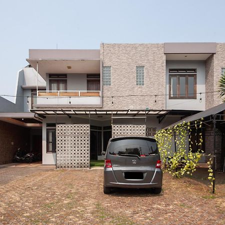 Reddoorz Plus Near Kelapa Dua Kebon Jeruk Jakarta Luaran gambar