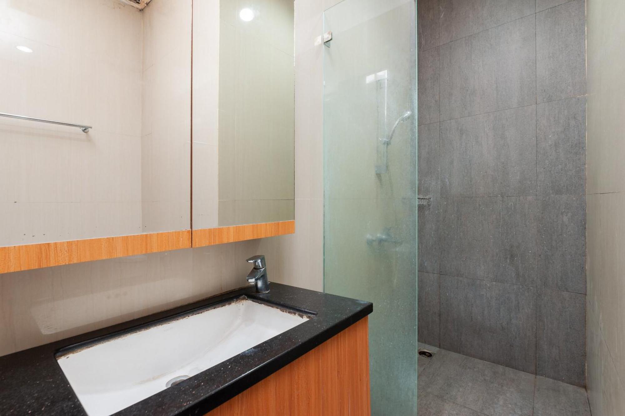Reddoorz Plus Near Kelapa Dua Kebon Jeruk Jakarta Luaran gambar