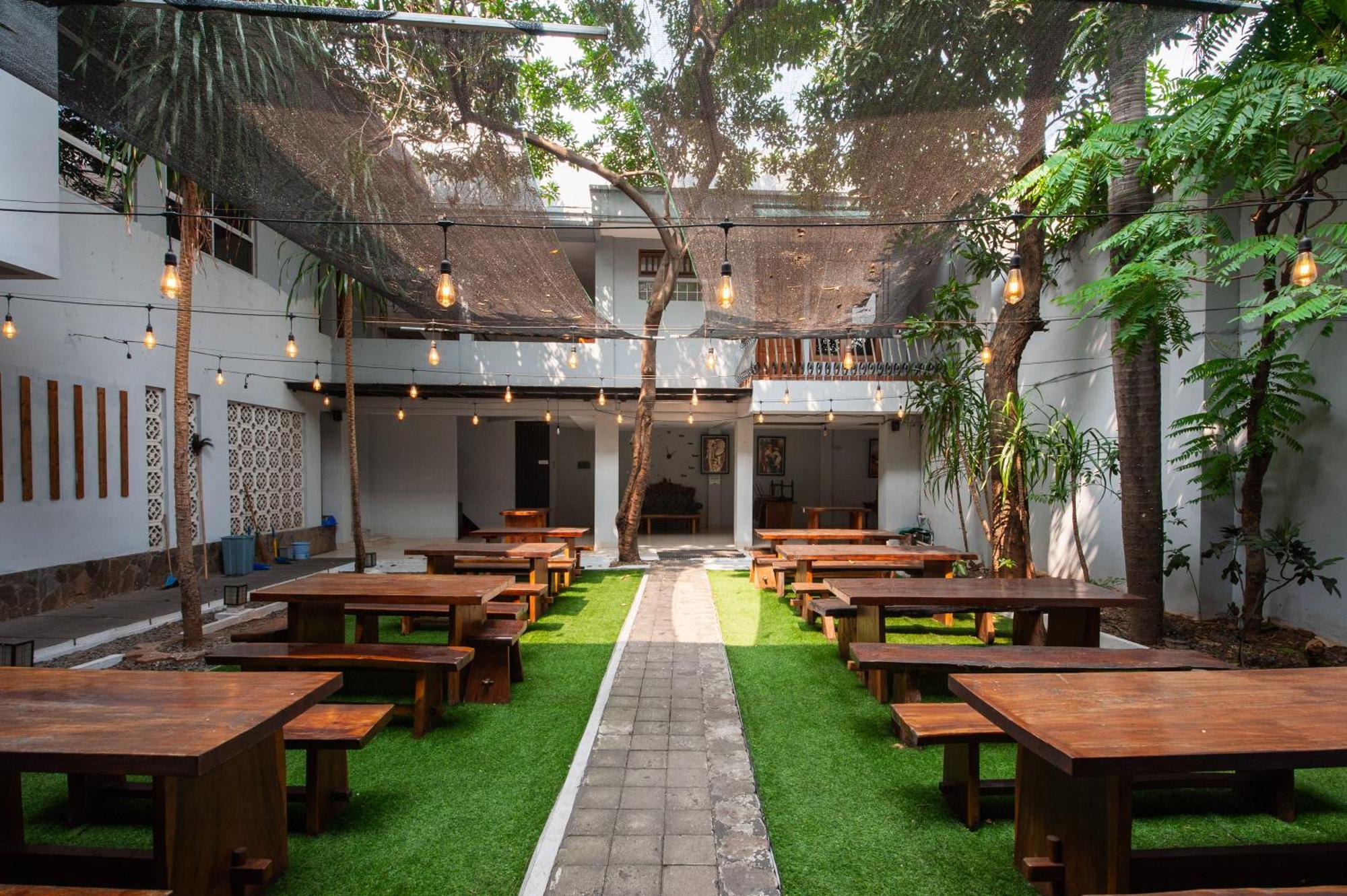 Reddoorz Plus Near Kelapa Dua Kebon Jeruk Jakarta Luaran gambar