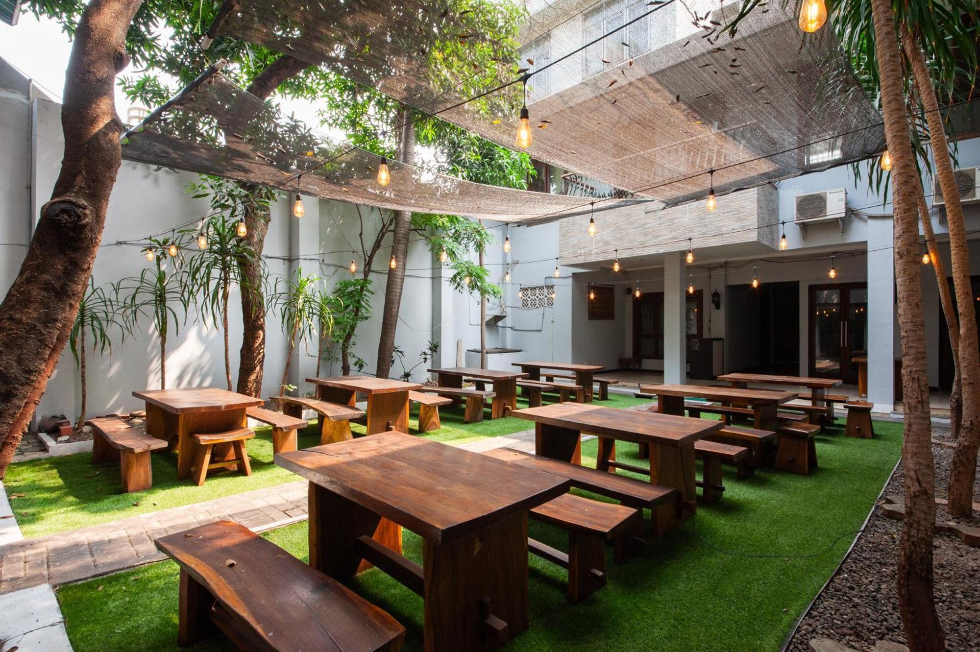 Reddoorz Plus Near Kelapa Dua Kebon Jeruk Jakarta Luaran gambar