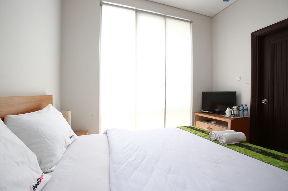 Reddoorz Plus Near Kelapa Dua Kebon Jeruk Jakarta Luaran gambar