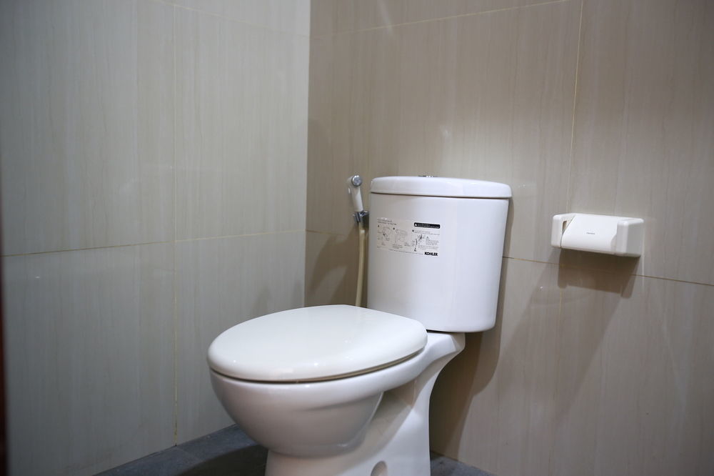 Reddoorz Plus Near Kelapa Dua Kebon Jeruk Jakarta Luaran gambar